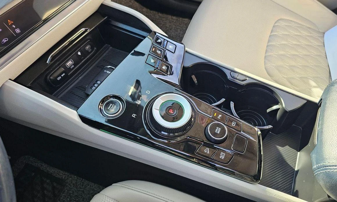 Kia Sportage LPG 2.0 2WD Signature * НАЙ-ДОБРА ЦЕНА В БЪЛГАРИЯ* - изображение 9