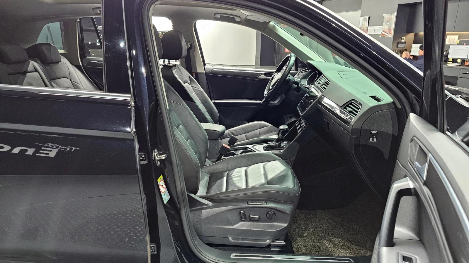 VW Tiguan 2.0TDI PRESTIGE  - изображение 9