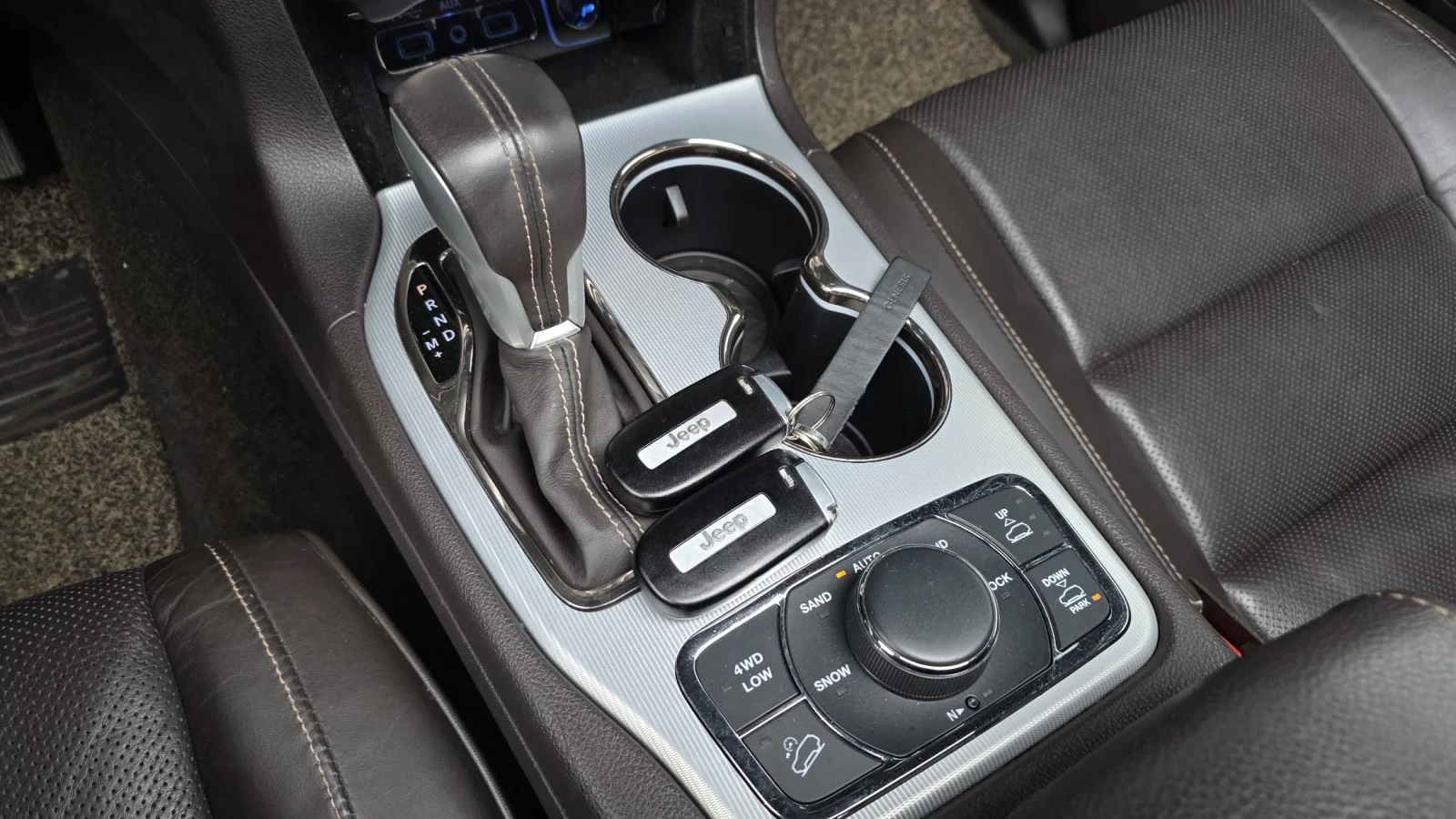 Jeep Grand cherokee SUMMIT / DISTRONIC / HARMAN / ОБДУХ / ПОДГРЕВИ , снимка 13 - Автомобили и джипове - 54060516