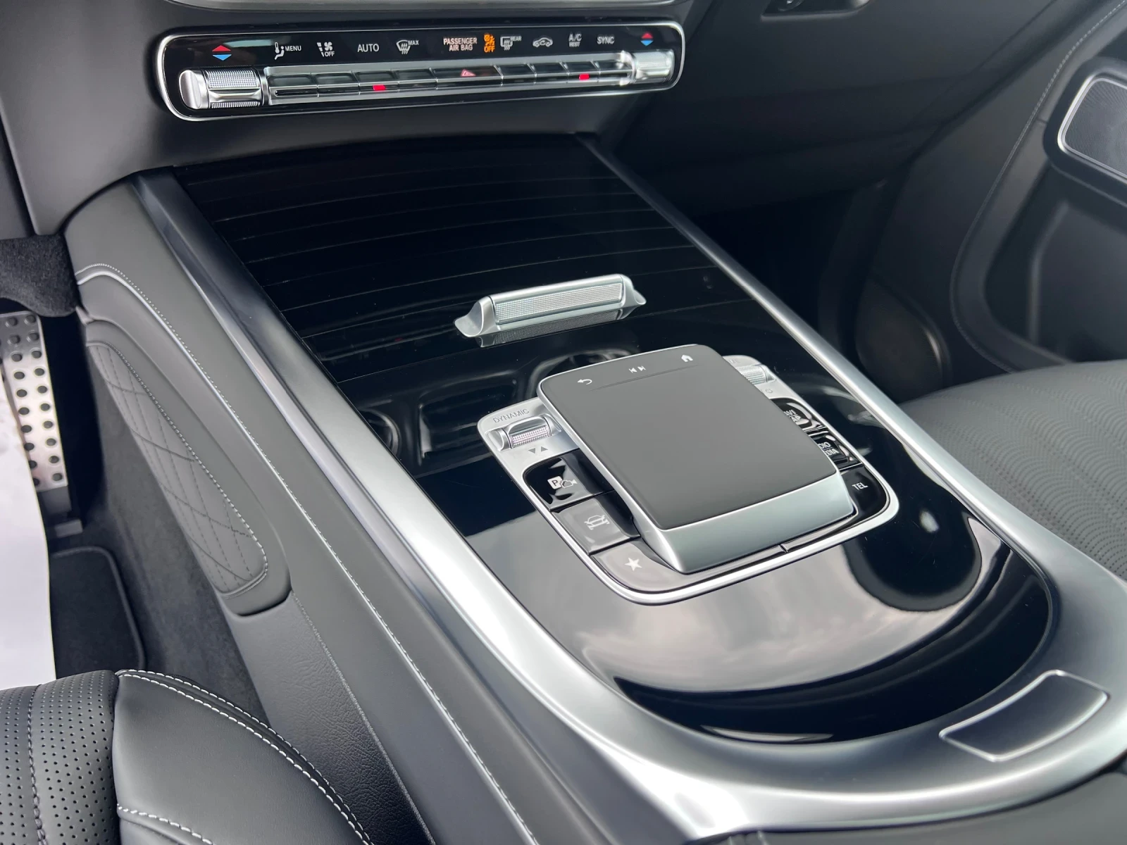 Mercedes-Benz G 63 AMG AMG RIDE CONTROL/NIGHT PACK, снимка 9 - Автомобили и джипове - 54354932