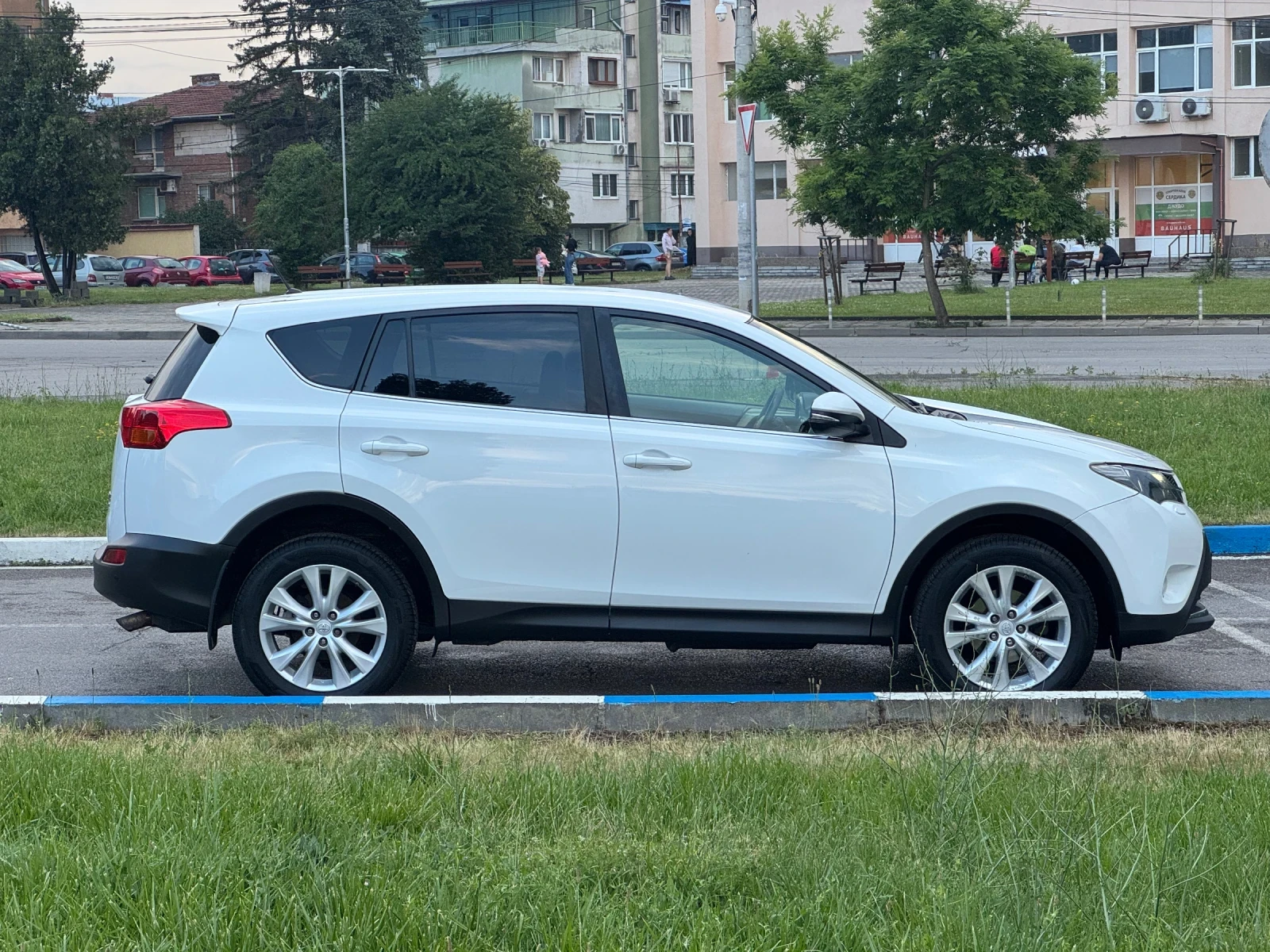 Toyota Rav4 Автоматик, снимка 4 - Автомобили и джипове - 55207747