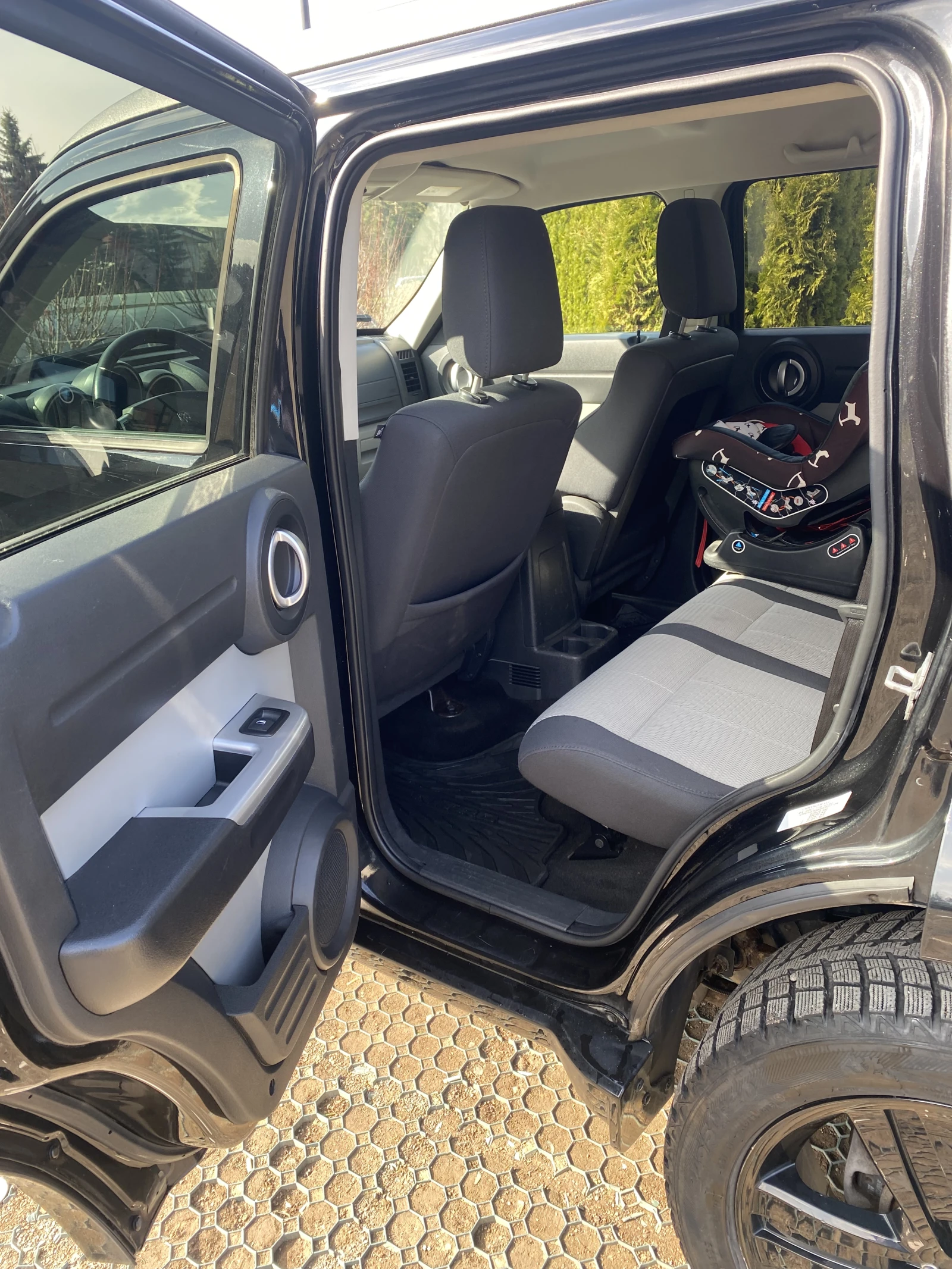 Dodge Nitro, снимка 5 - Автомобили и джипове - 55293826