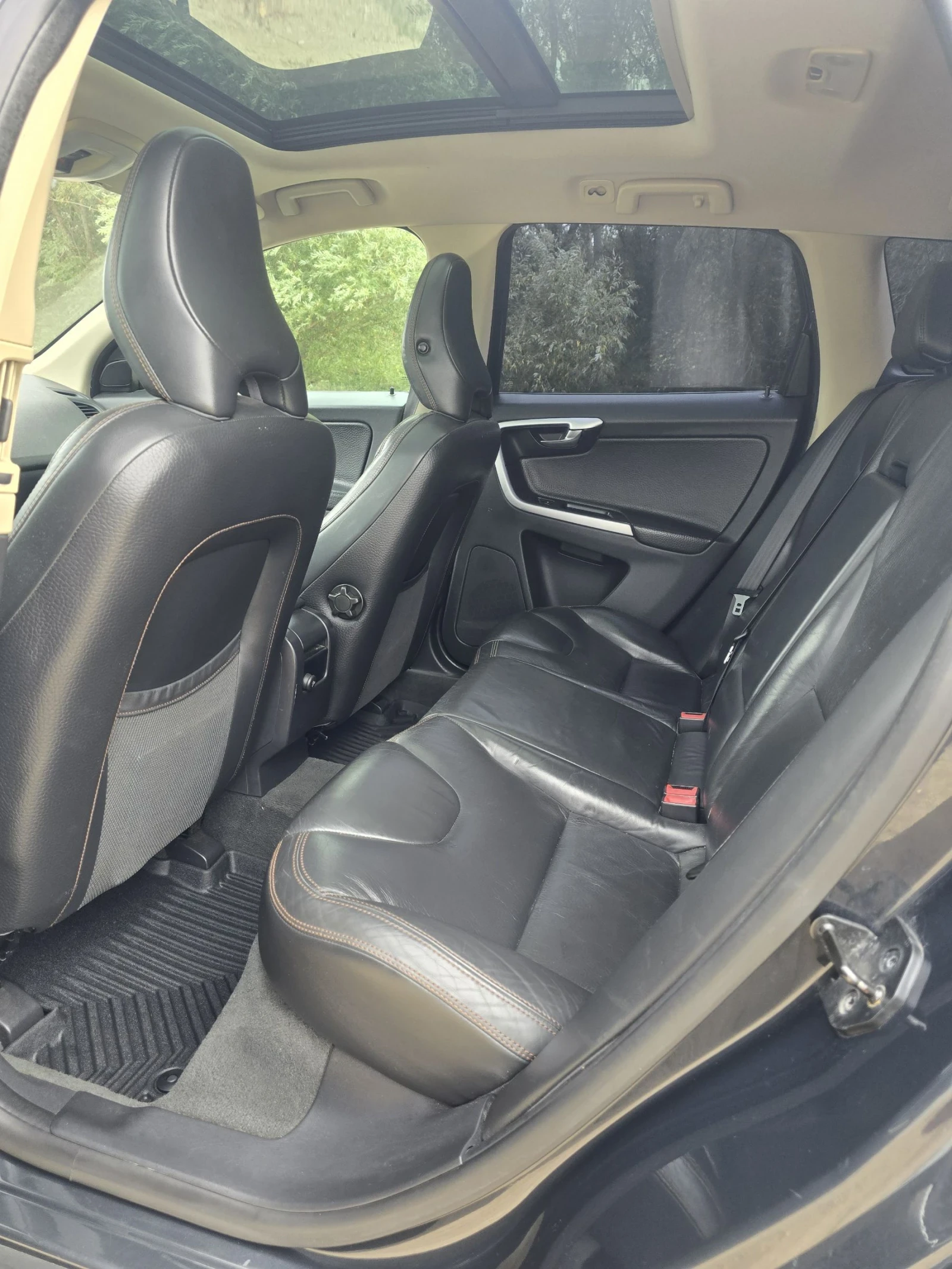 Volvo XC60 2.4 163, снимка 10 - Автомобили и джипове - 55411775