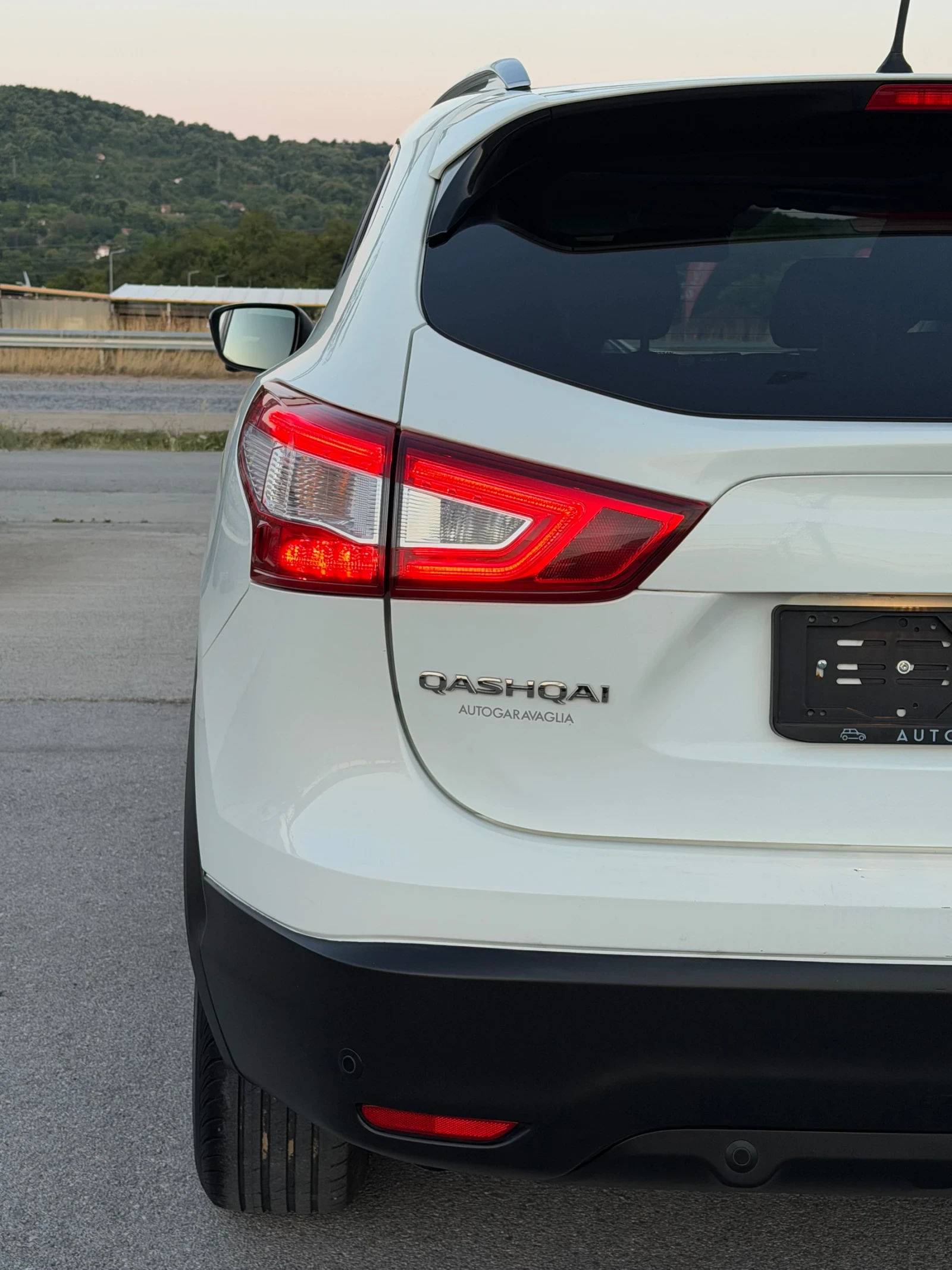 Nissan Qashqai 1.2i TURBO ПАНОРАМА ИТАЛИЯ, снимка 15 - Автомобили и джипове - 55486127