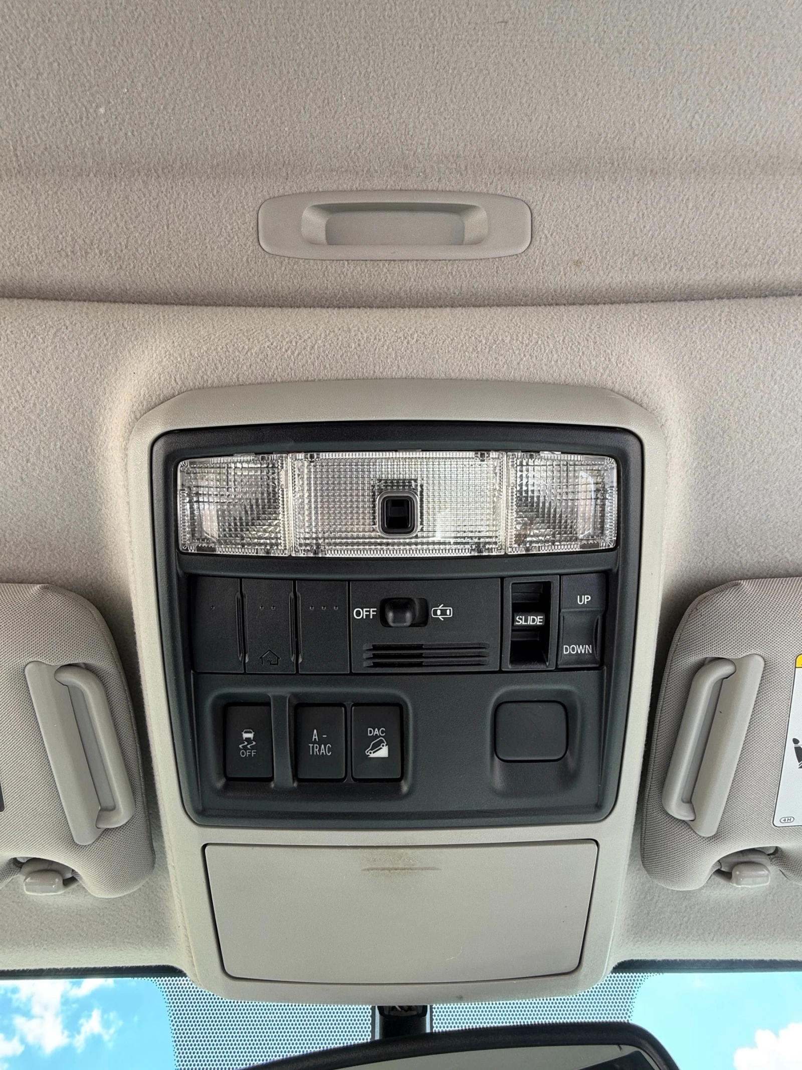 Toyota 4runner SR5 4.0 V6 4x4, снимка 16 - Автомобили и джипове - 56238345