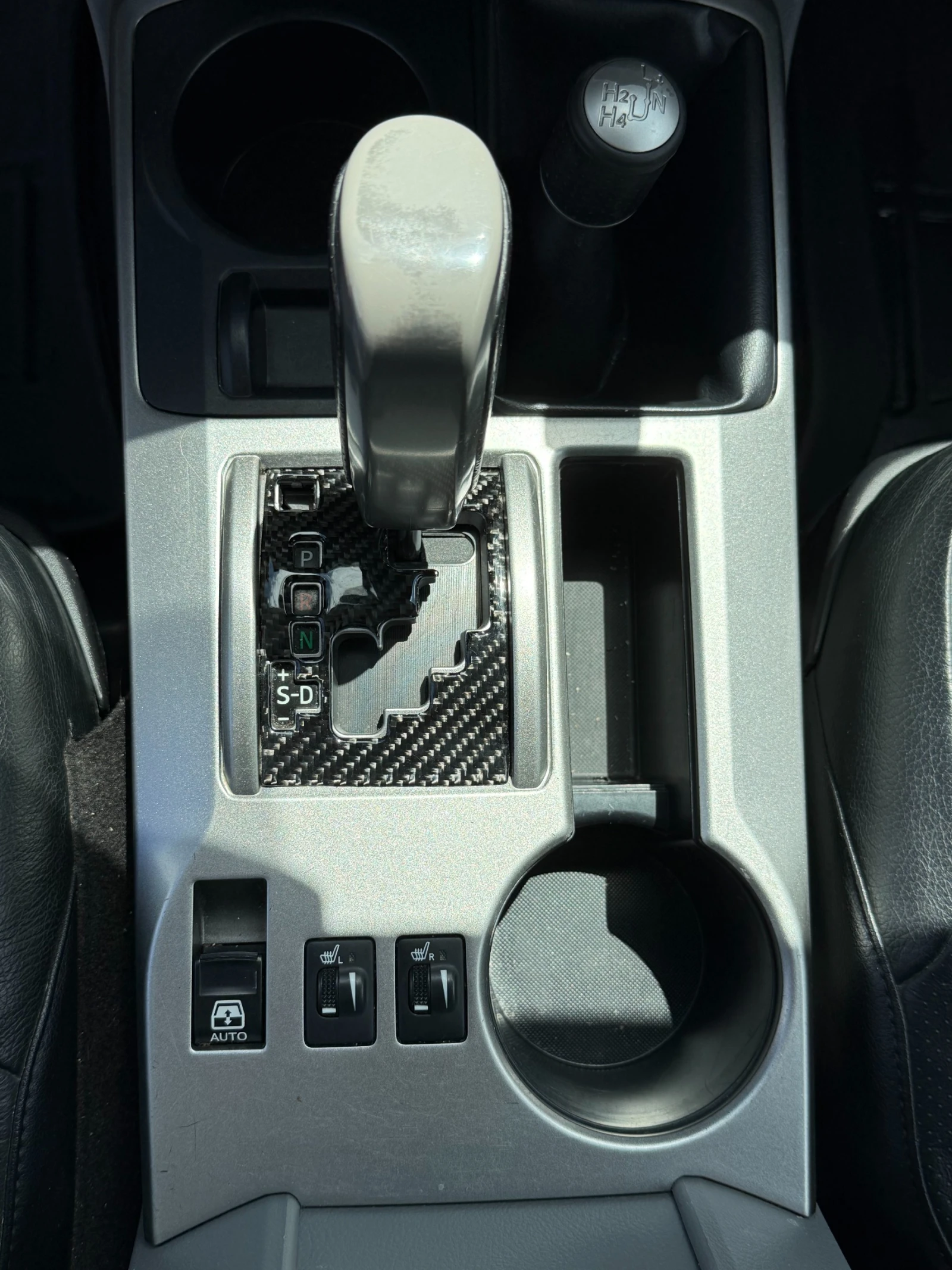 Toyota 4runner SR5 4.0 V6 4x4, снимка 15 - Автомобили и джипове - 56238345