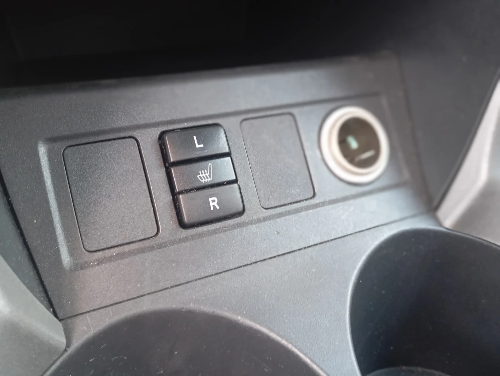 Toyota Rav4 2.2D, 177кс., снимка 14 - Автомобили и джипове - 56585447