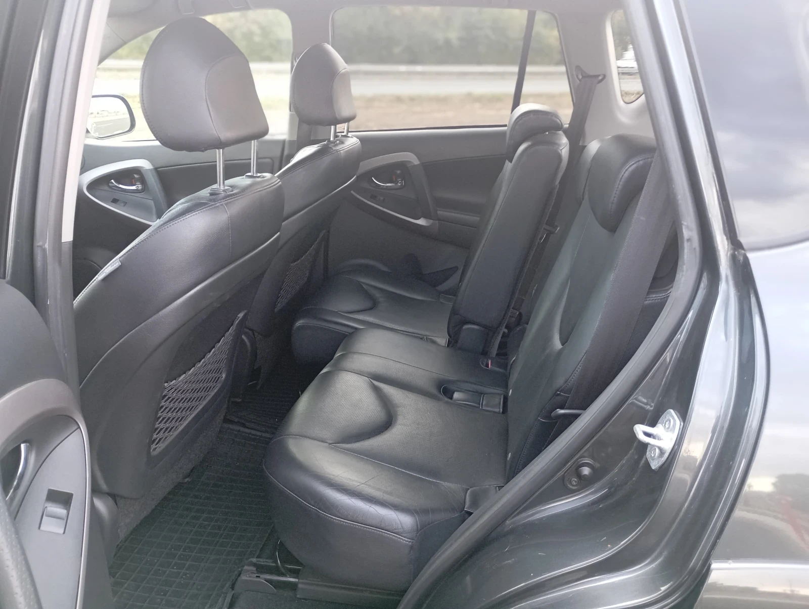 Toyota Rav4 2.2D, 177кс., снимка 11 - Автомобили и джипове - 56585447