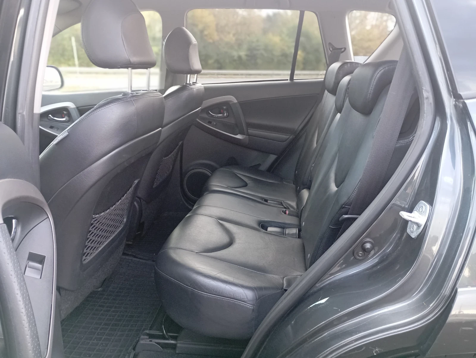 Toyota Rav4 2.2D, 177кс., снимка 10 - Автомобили и джипове - 56585447