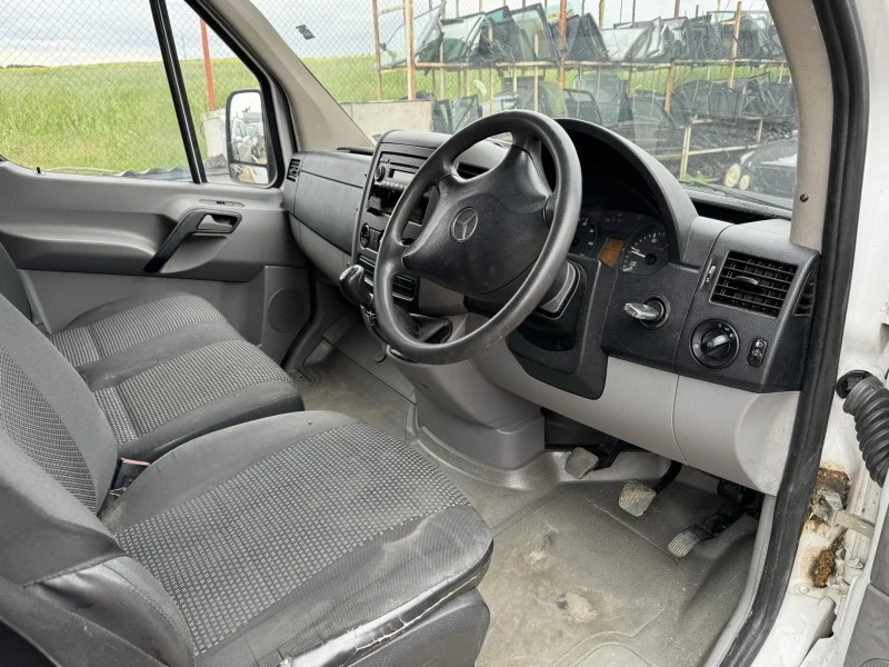 Mercedes-Benz Sprinter 311 2.2, снимка 5 - Бусове и автобуси - 45775616