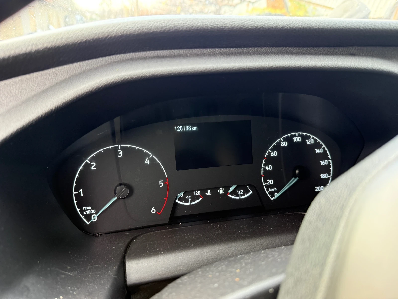 Ford Transit 2.0D - изображение 5