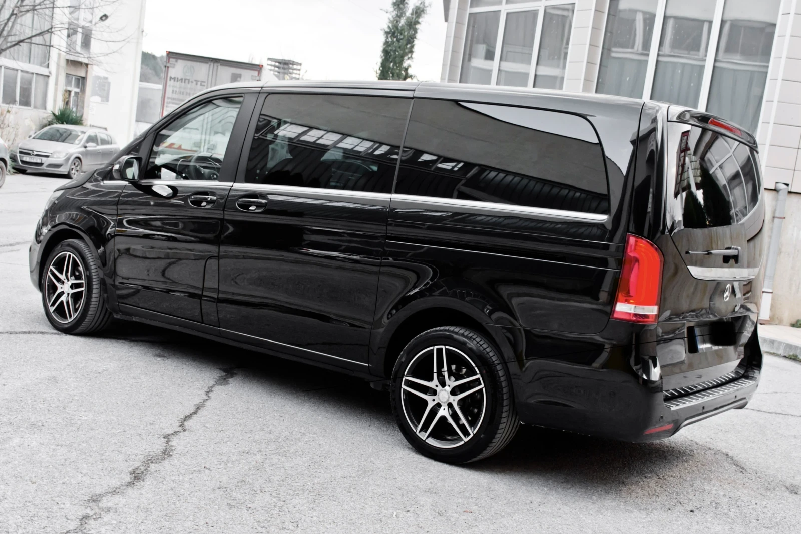 Mercedes-Benz V 220 V220 163кс AMG - изображение 5