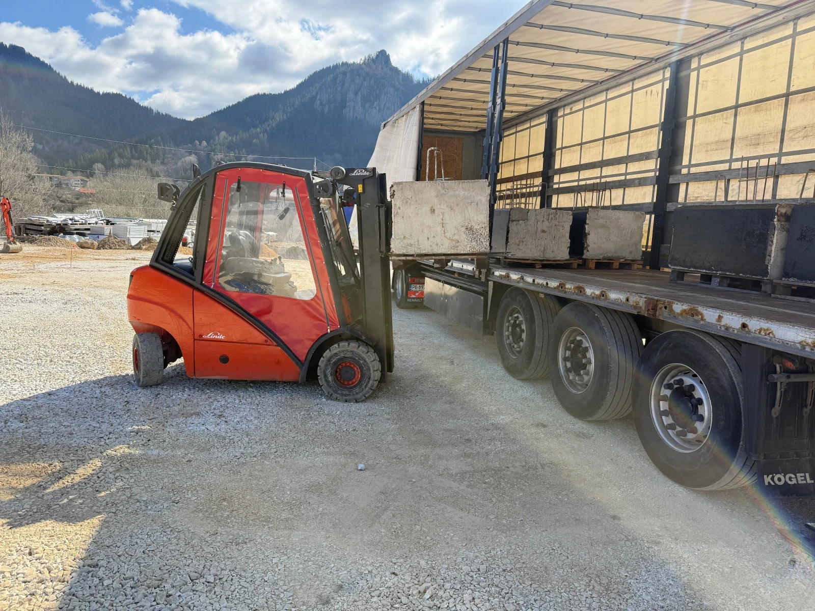 Мотокар Linde H25D, снимка 3 - Индустриална техника - 55969072