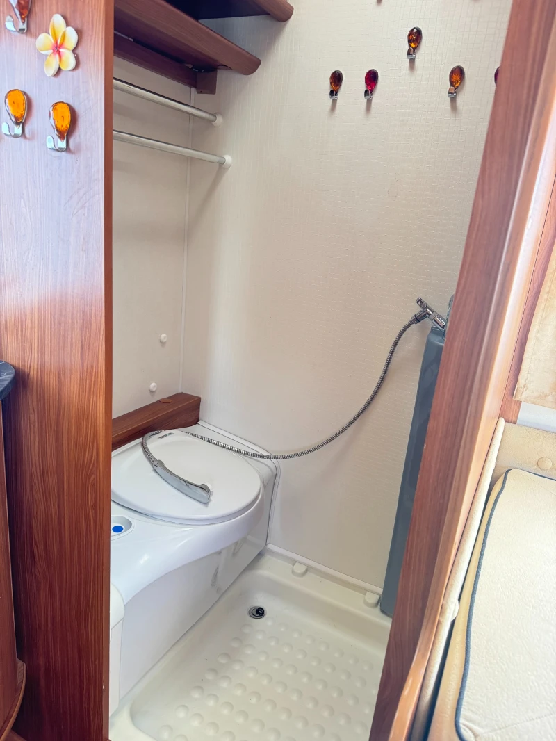 Каравана Dethleffs  EN3 540 Внос от Швейцария , снимка 15 - Каравани и кемпери - 51761368