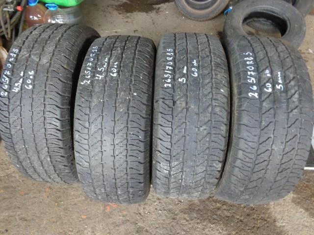 Гуми Зимни 265/70R15, снимка 2 - Гуми и джанти - 19425152