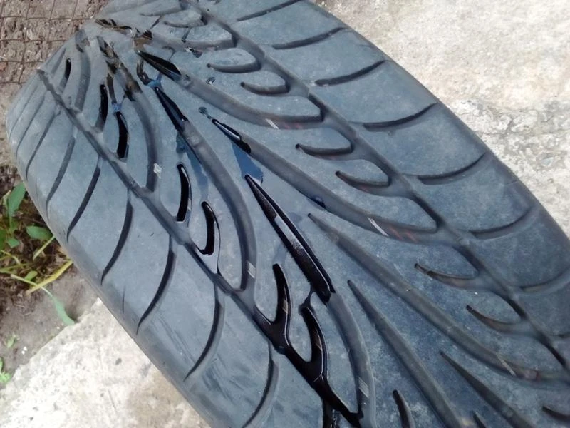 Гуми Летни 235/50R18, снимка 2 - Гуми и джанти - 21749082