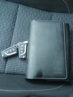 Toyota Auris 2.0D 126  | Mobile.bg    13