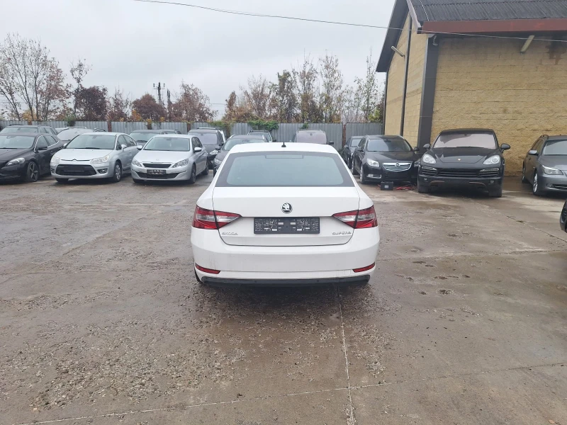 Skoda Superb 2.0 tdi dsg, снимка 7 - Автомобили и джипове - 43930809