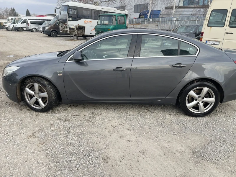 Opel Insignia, снимка 2 - Автомобили и джипове - 49494264