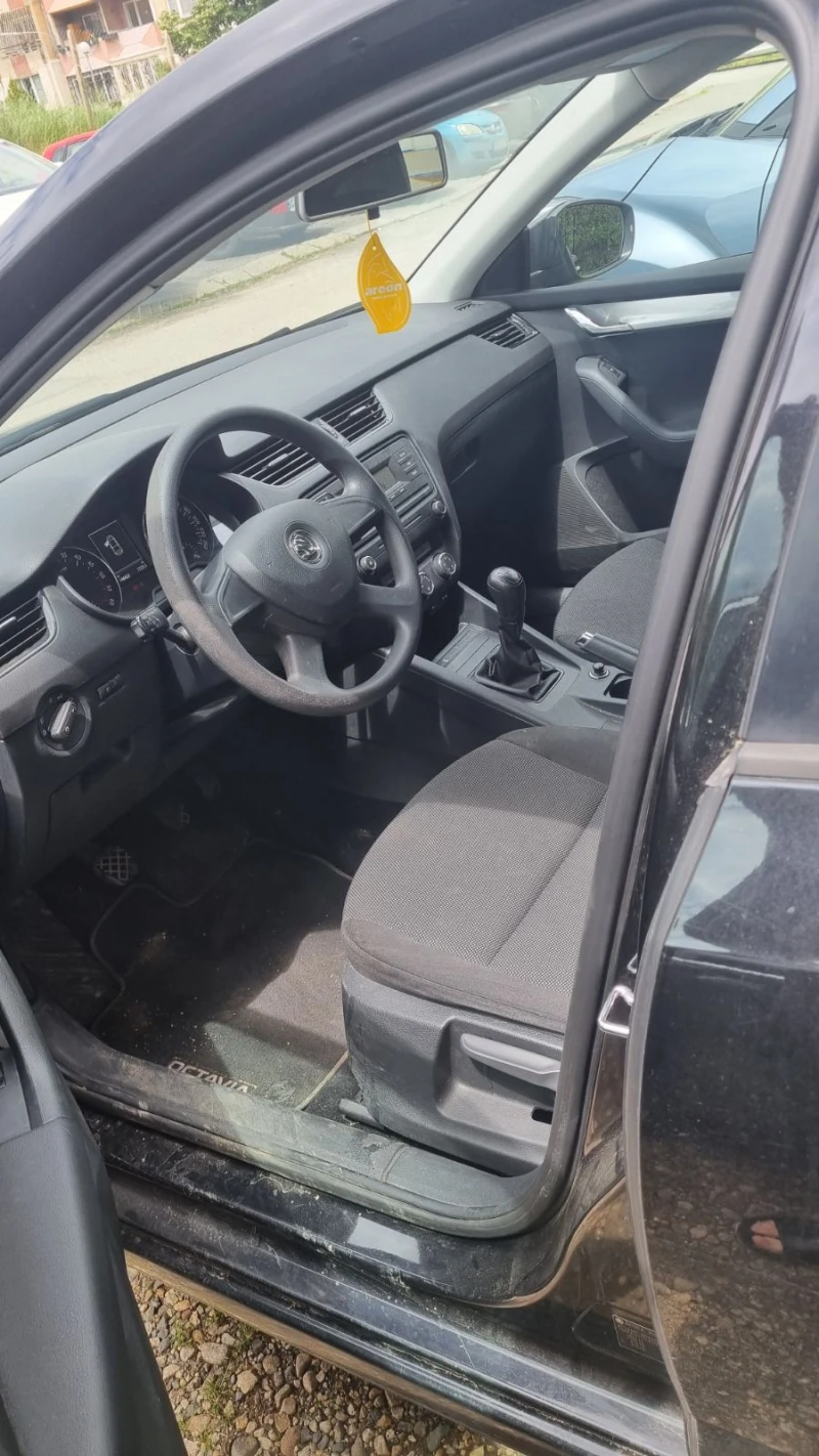 Skoda Octavia Active 1.6D 5MT, снимка 7 - Автомобили и джипове - 52419618