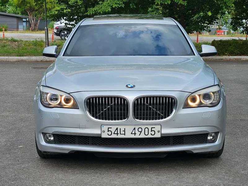 BMW 740 i