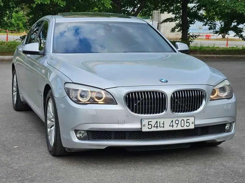 BMW 740 i, снимка 2 - Автомобили и джипове - 55205580