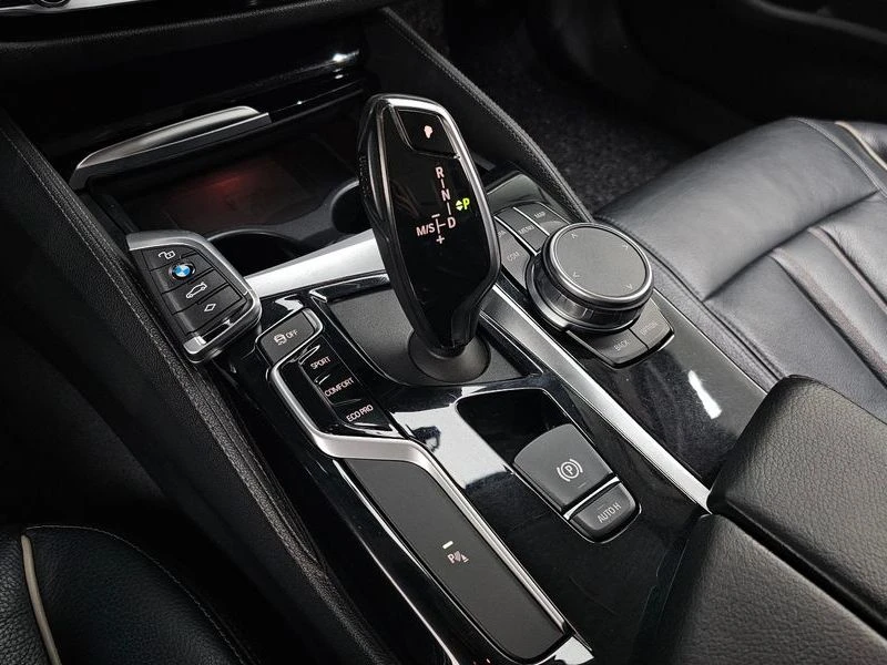 BMW 520 520i Luxury| 184к.с.| ВКЛ.ТЕХНОТЕСТ, снимка 8 - Автомобили и джипове - 55264959