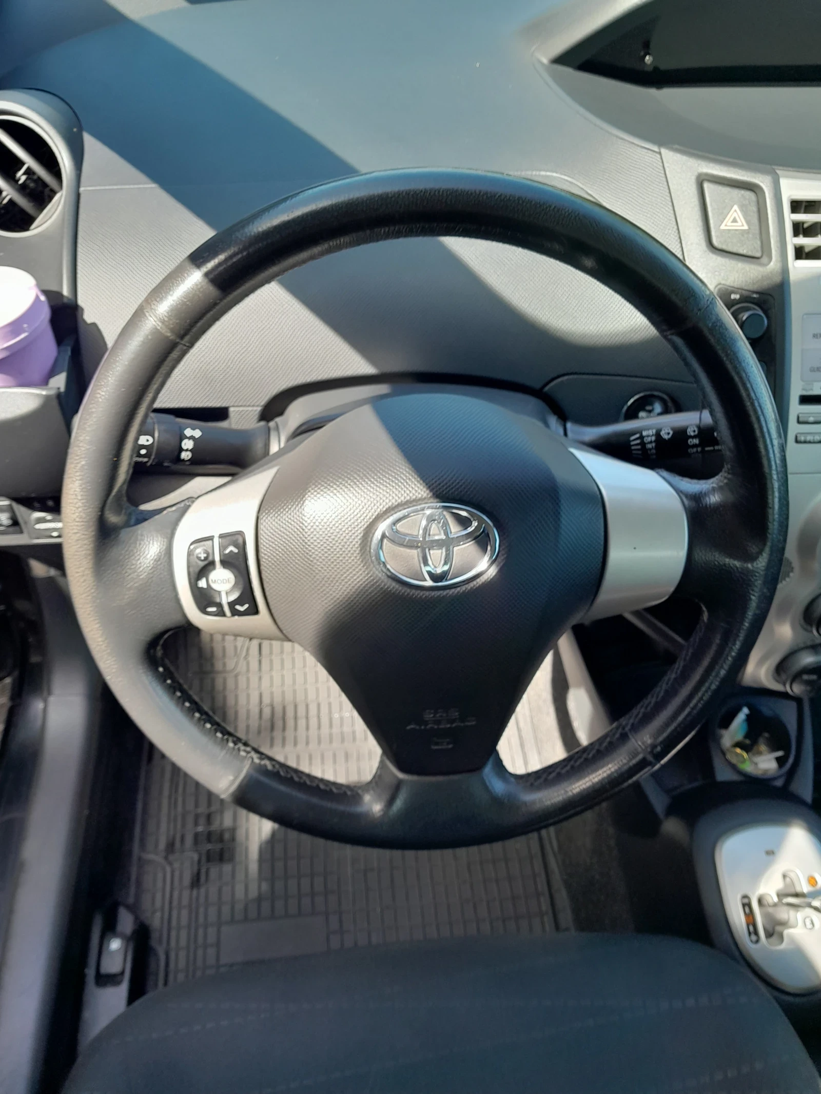 Toyota Yaris  - изображение 9