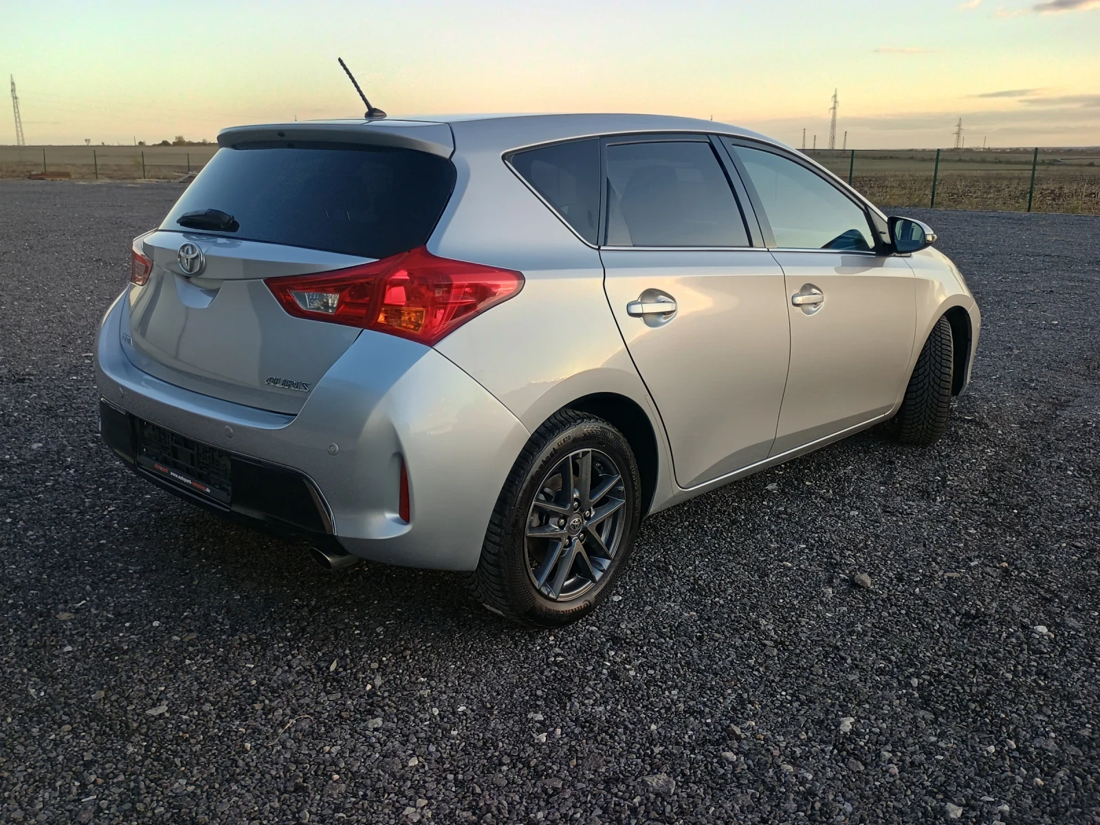 Toyota Auris 2.0D 126 кс - изображение 5