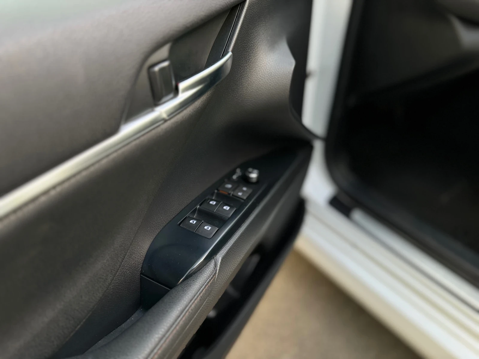 Toyota Camry  - изображение 4