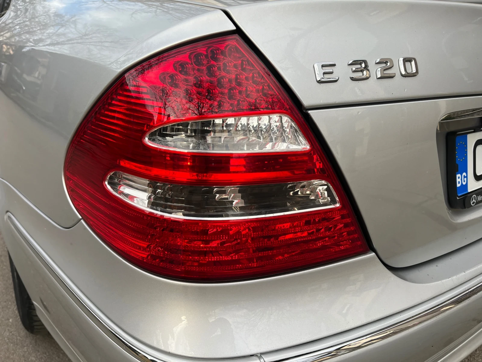 Mercedes-Benz E 320  - изображение 4