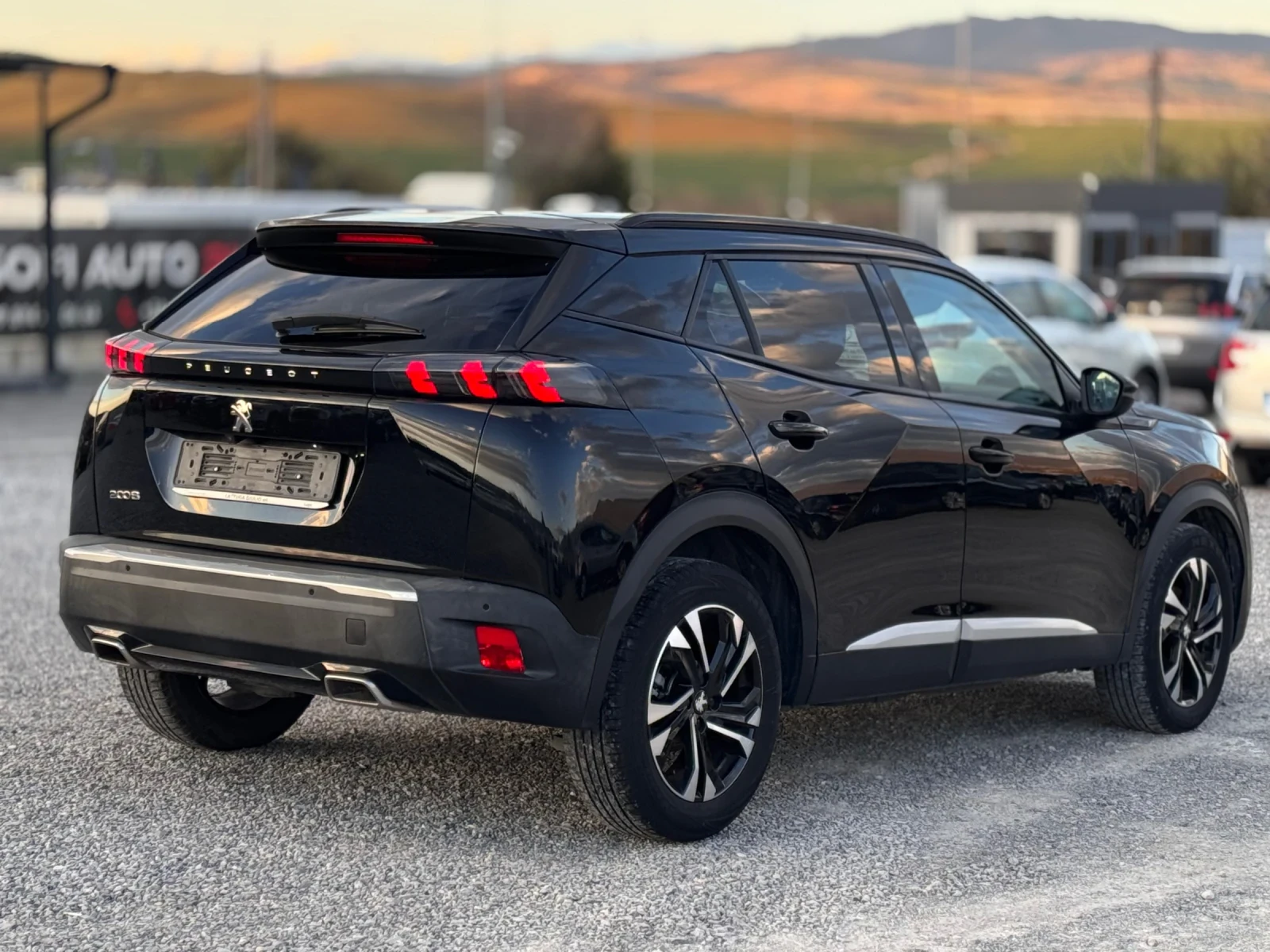 Peugeot 2008 EURO 6D, снимка 4 - Автомобили и джипове - 54152189