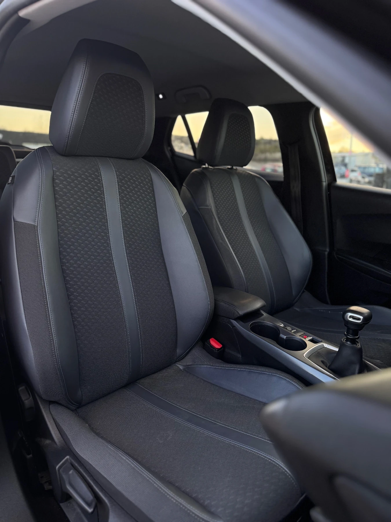 Peugeot 2008 EURO 6D, снимка 14 - Автомобили и джипове - 54152189