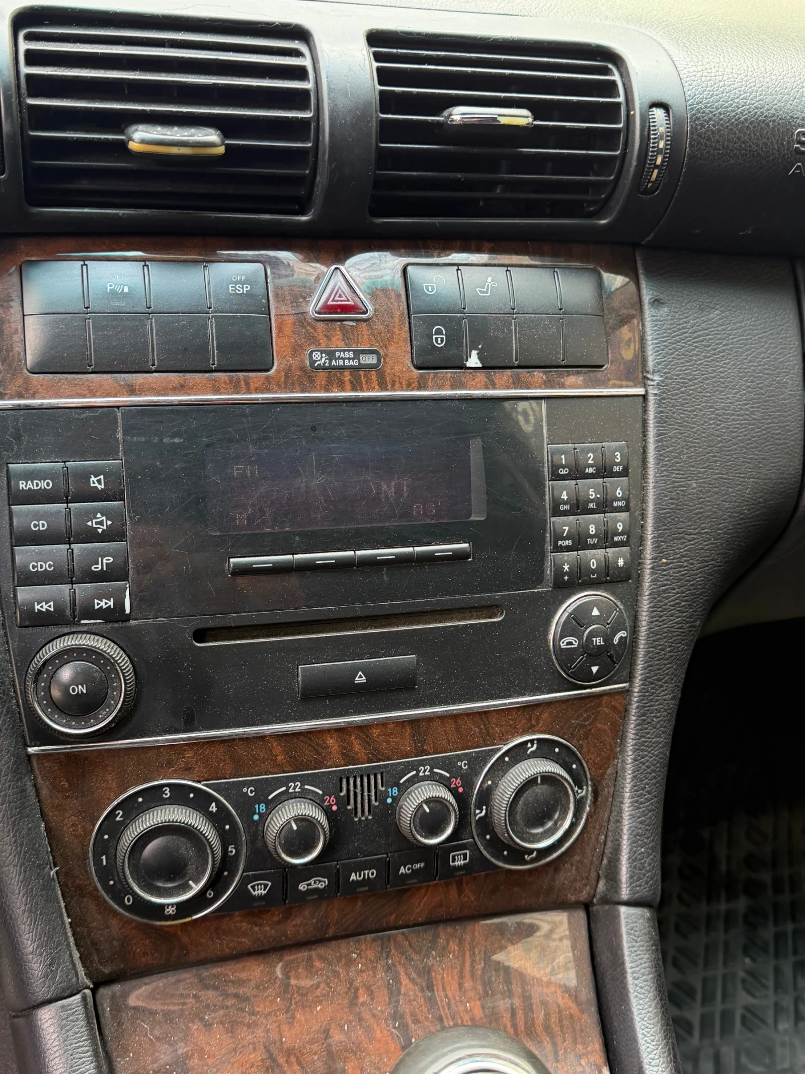 Mercedes-Benz C 200, снимка 6 - Автомобили и джипове - 54237931