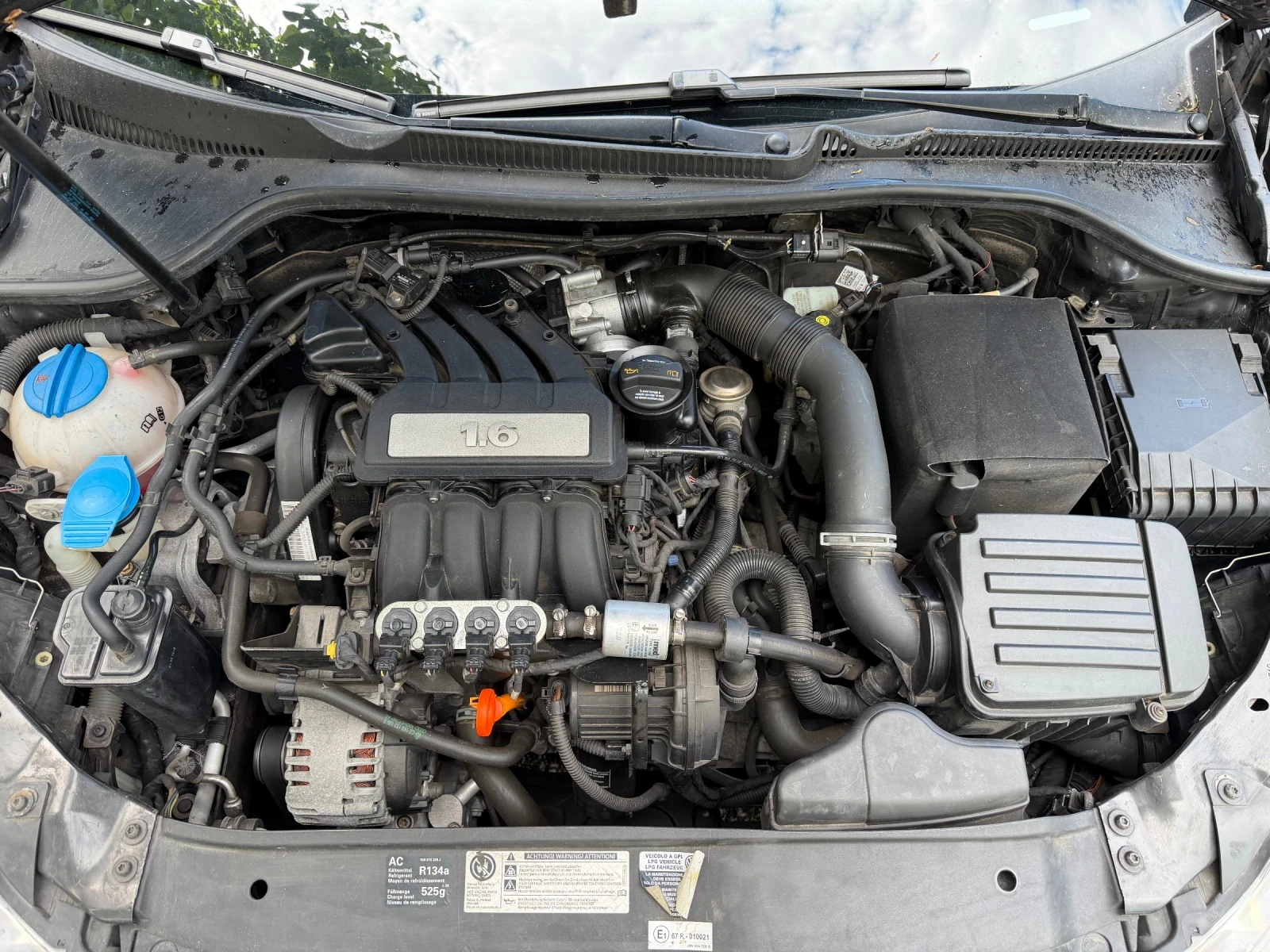 VW Golf 6 Bifuel фабрична газ 1.6 LPG, снимка 14 - Автомобили и джипове - 54321188