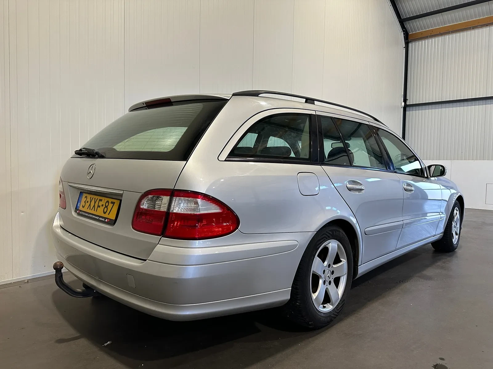 Mercedes-Benz E 200 E200 W211 Kompressor | 5G-Tronic | Запазен екземпл, снимка 3 - Автомобили и джипове - 54387952