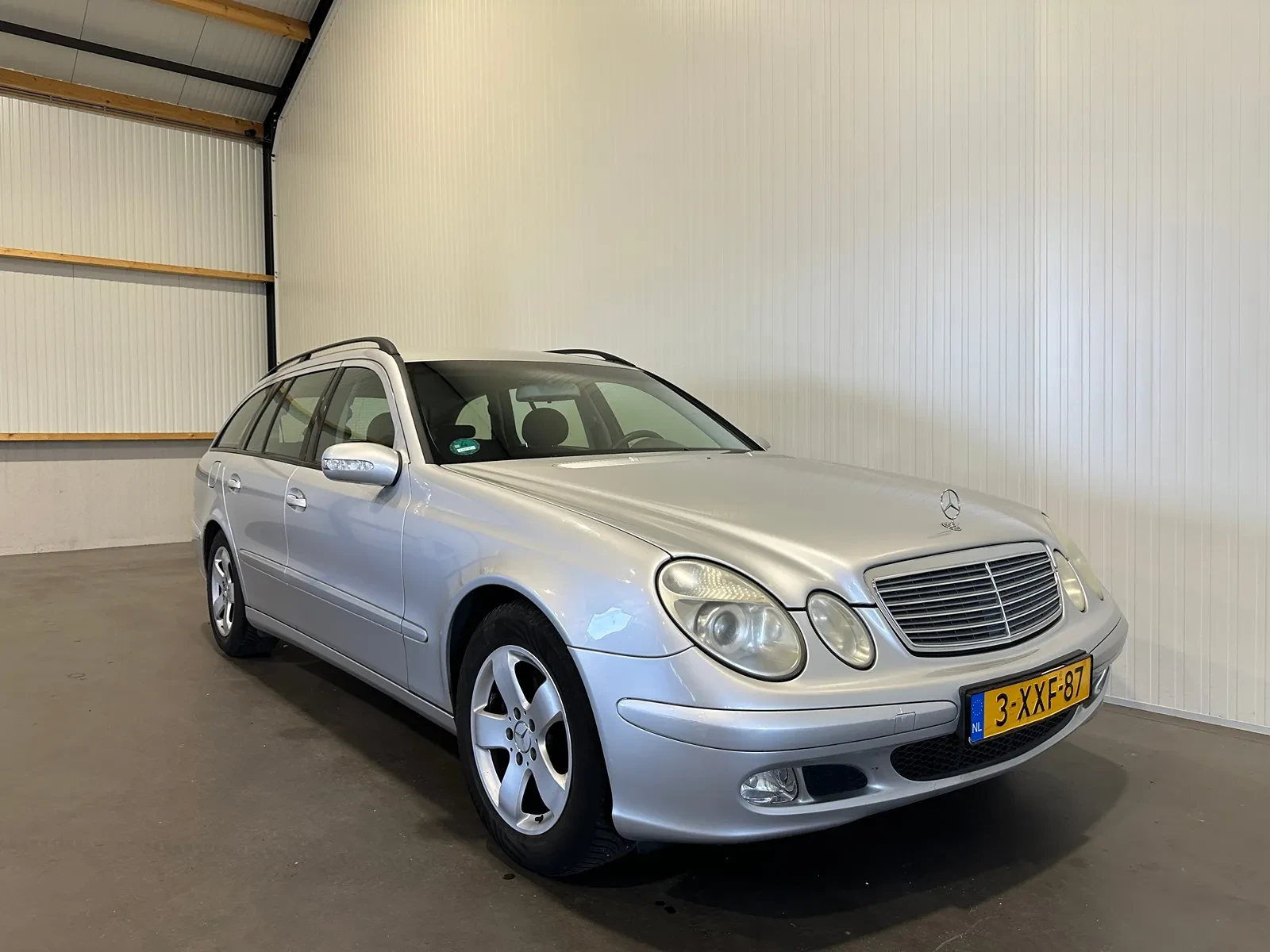 Mercedes-Benz E 200 E200 W211 Kompressor | 5G-Tronic | Запазен екземпл