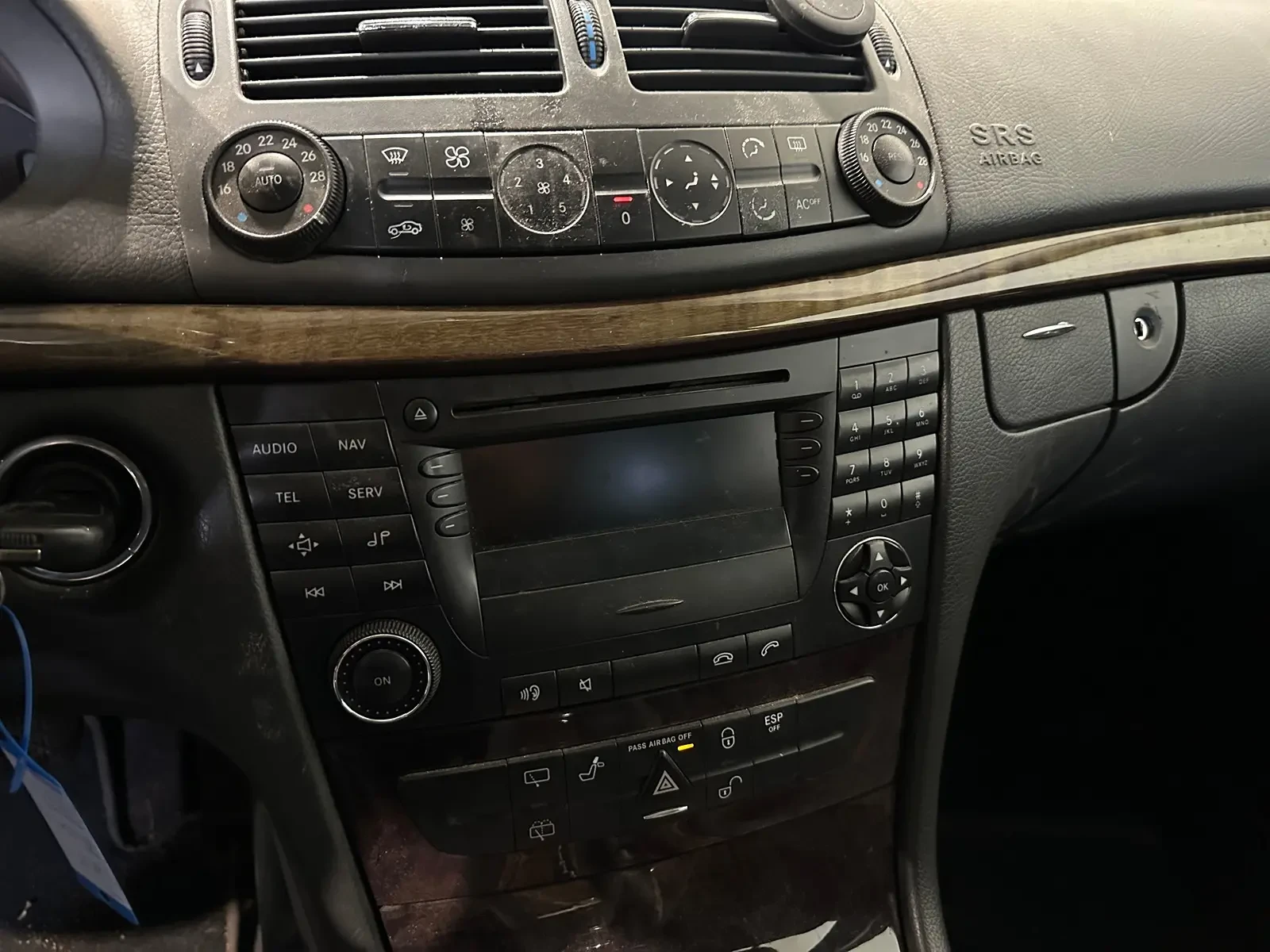 Mercedes-Benz E 200 E200 W211 Kompressor | 5G-Tronic | Запазен екземпл, снимка 8 - Автомобили и джипове - 54387952