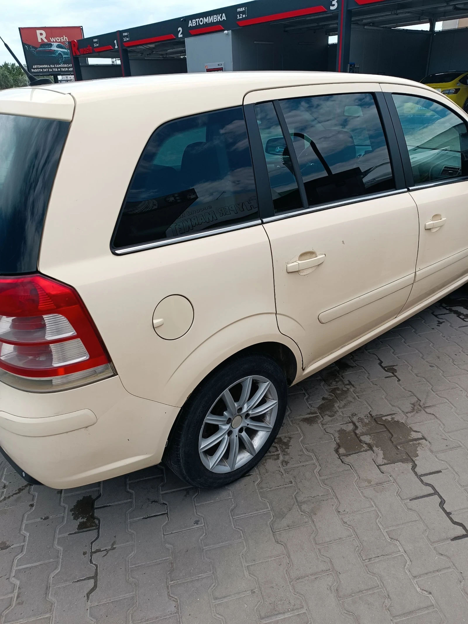 Opel Zafira, снимка 4 - Автомобили и джипове - 54961569