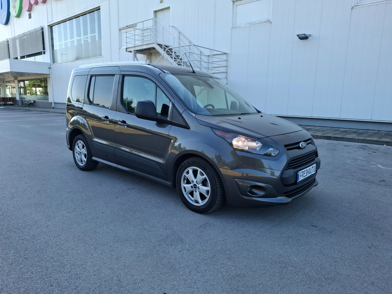Ford Tourneo Connect 1.5dci, снимка 2 - Автомобили и джипове - 54976191