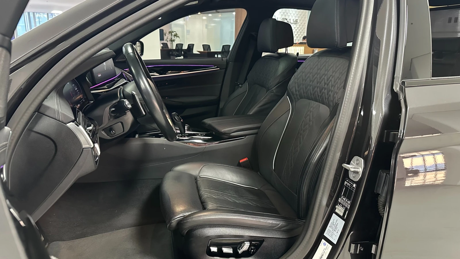 BMW 530 M SPORT* КОЖА* ПОДГРЕВИ* 360 CAM, снимка 5 - Автомобили и джипове - 54982620