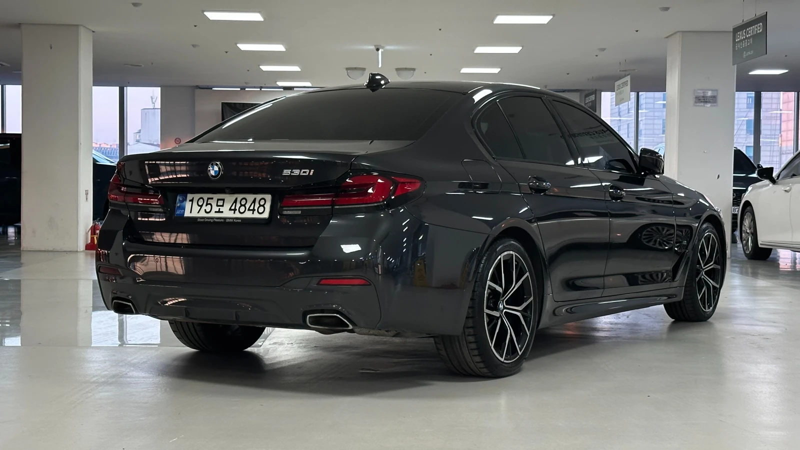 BMW 530 M SPORT* КОЖА* ПОДГРЕВИ* 360 CAM, снимка 3 - Автомобили и джипове - 54982620