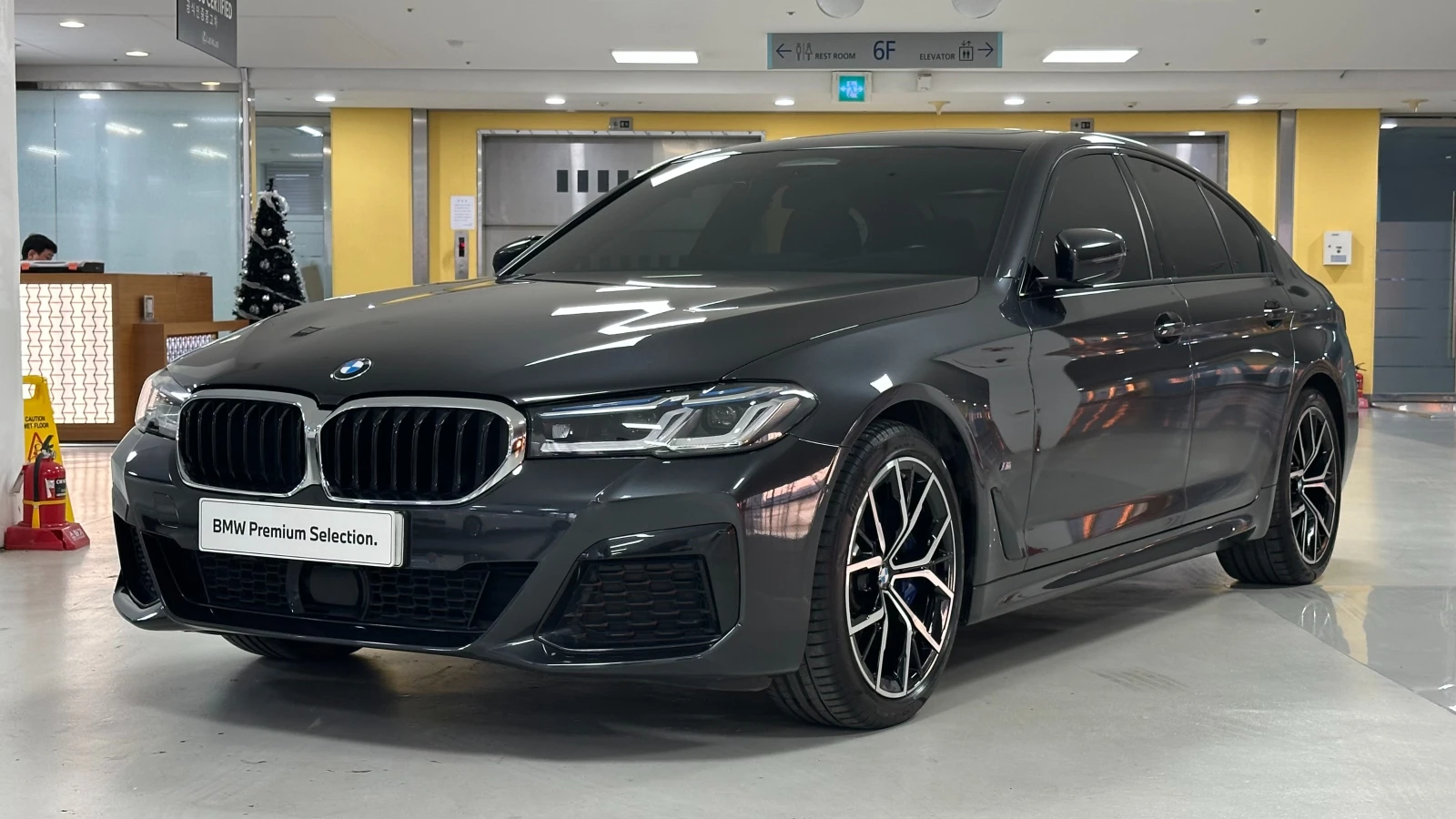 BMW 530 M SPORT* КОЖА* ПОДГРЕВИ* 360 CAM, снимка 2 - Автомобили и джипове - 54982620