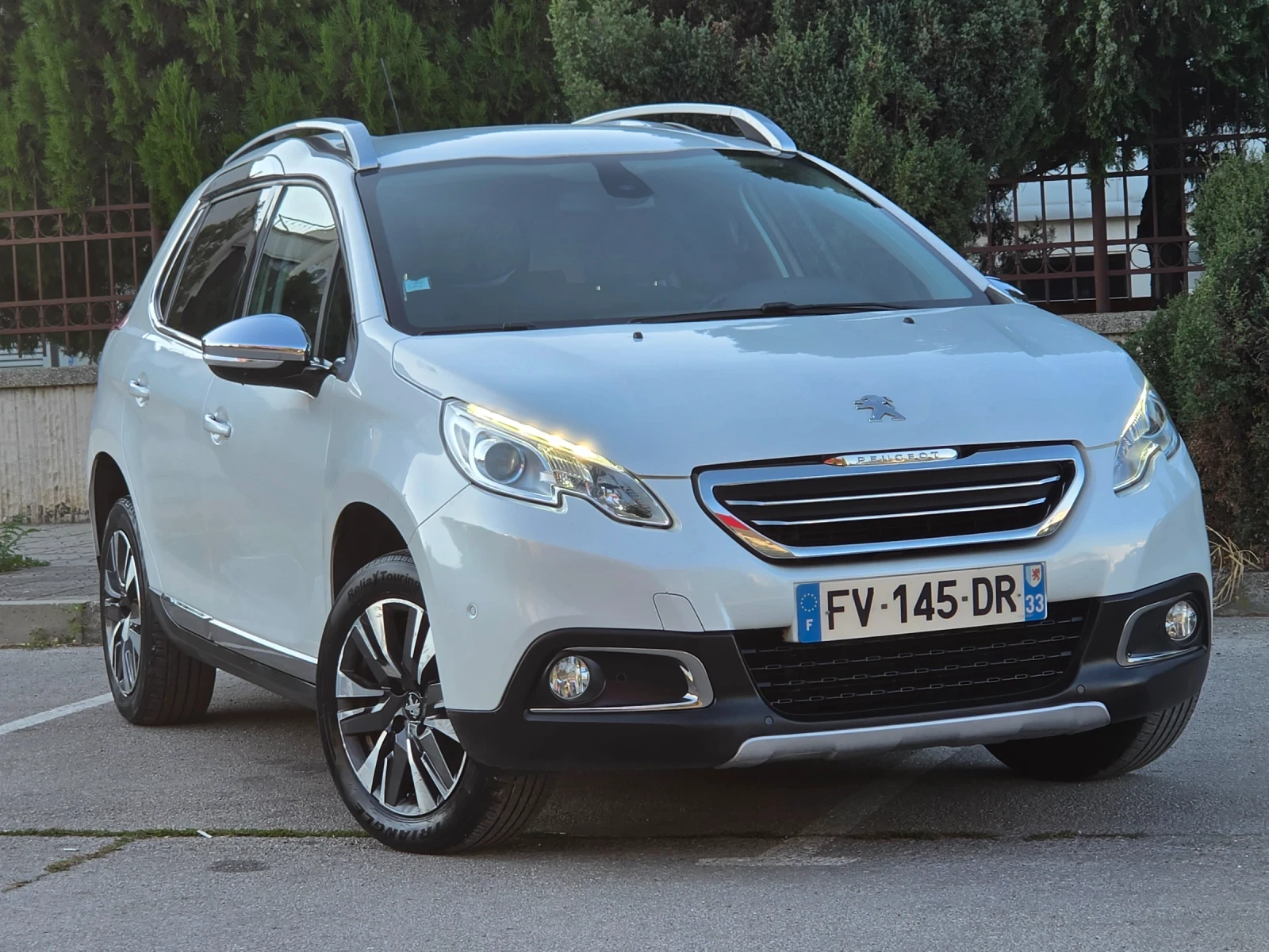 Peugeot 2008 1.6HDI 120hp * EURO 6 * НАВИ * ЛИЗИНГ * , снимка 2 - Автомобили и джипове - 55687337
