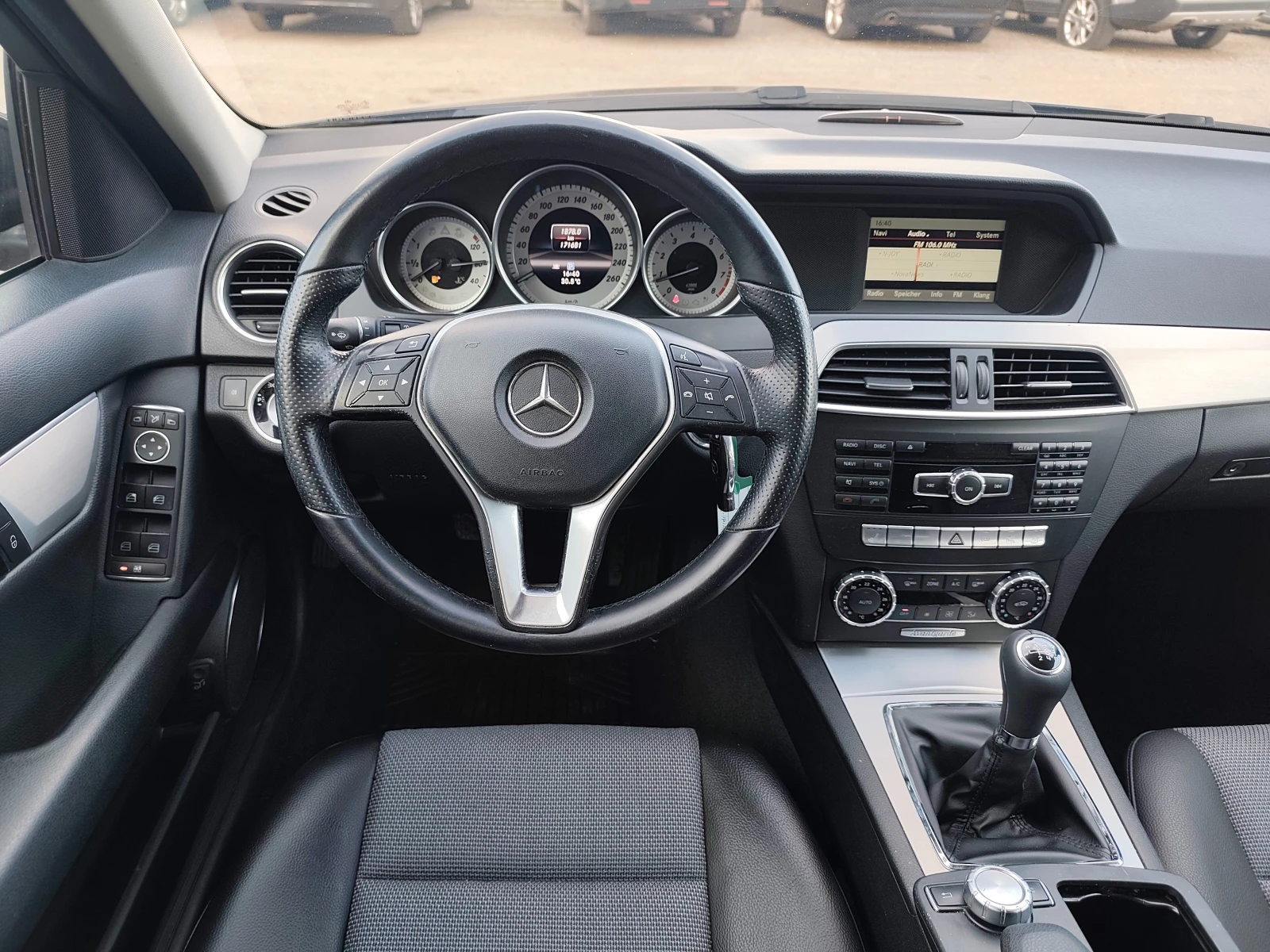 Mercedes-Benz C 180 i Avantgarde * КАТО НОВ* , снимка 6 - Автомобили и джипове - 55831820