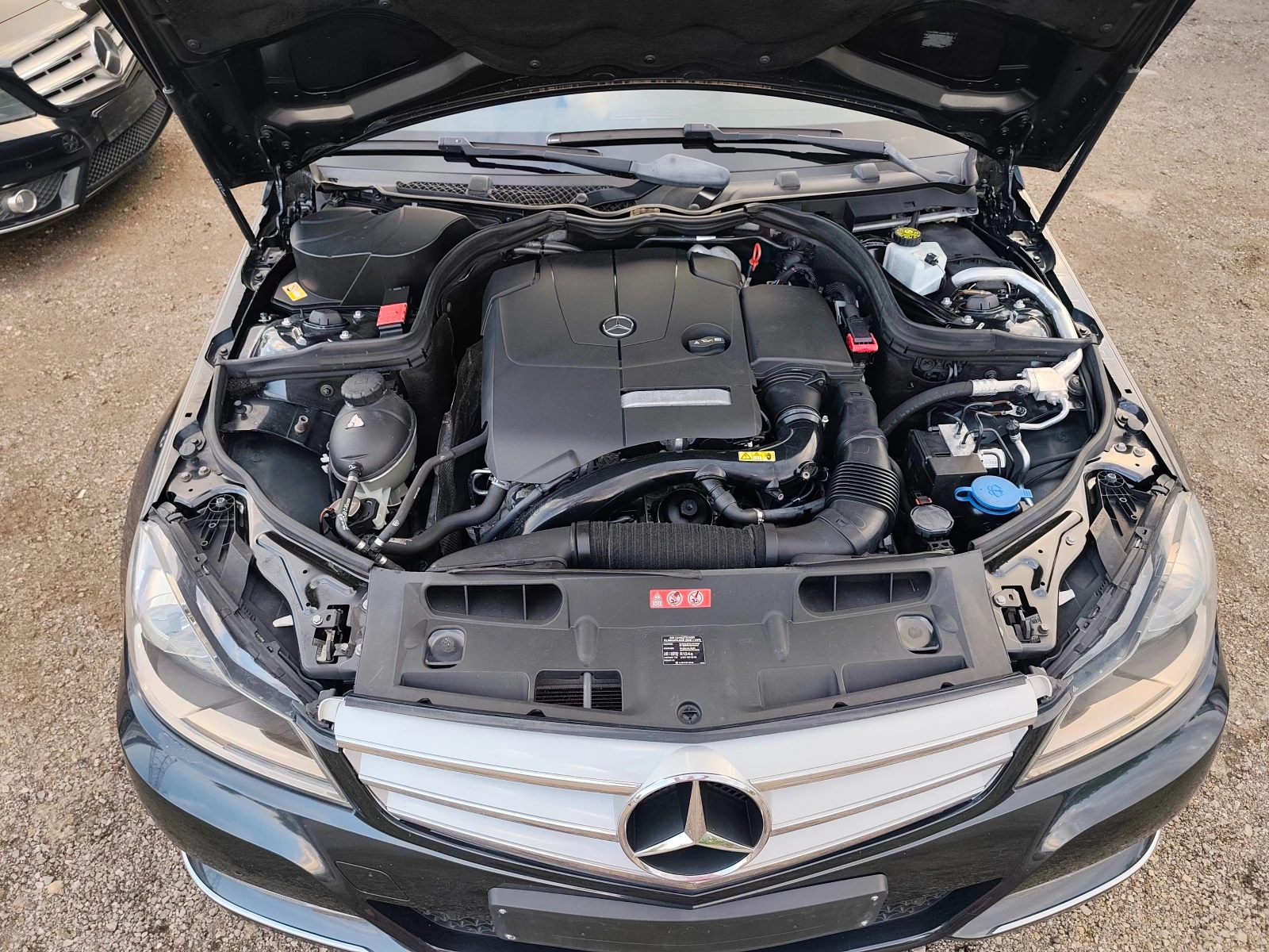 Mercedes-Benz C 180 i Avantgarde * КАТО НОВ* , снимка 15 - Автомобили и джипове - 55831820