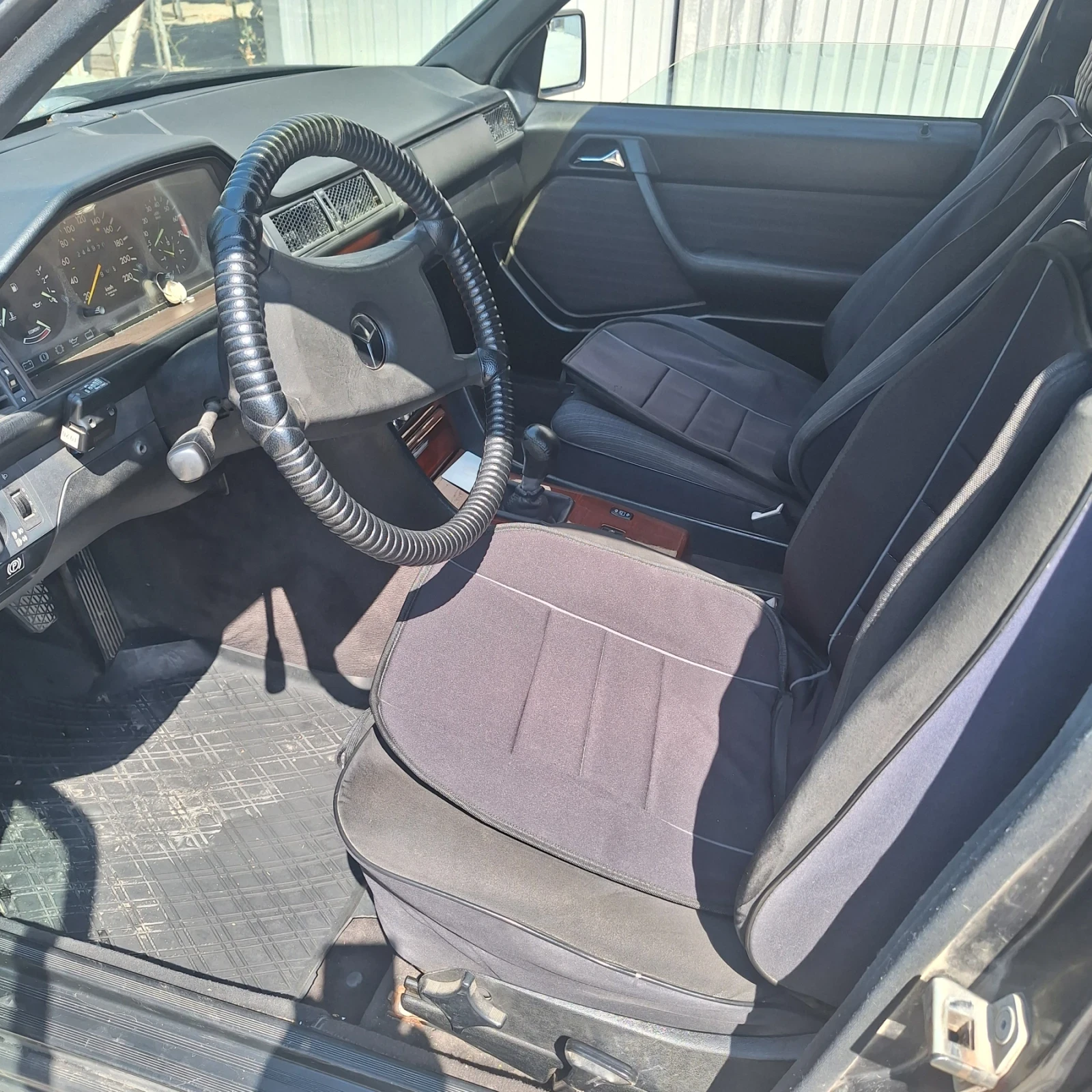 Mercedes-Benz 124 газ, снимка 4 - Автомобили и джипове - 55936218