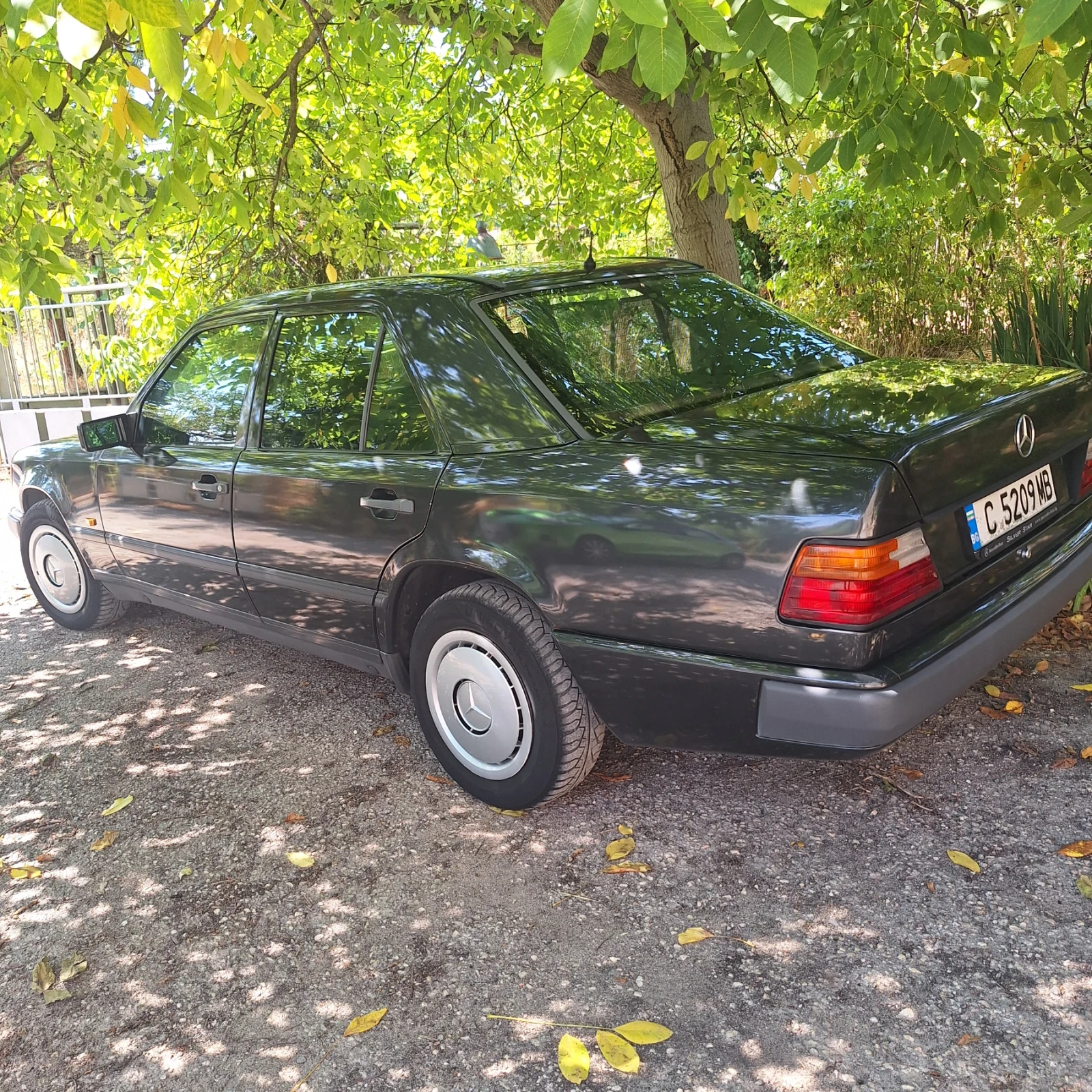Mercedes-Benz 124 газ, снимка 9 - Автомобили и джипове - 55936218