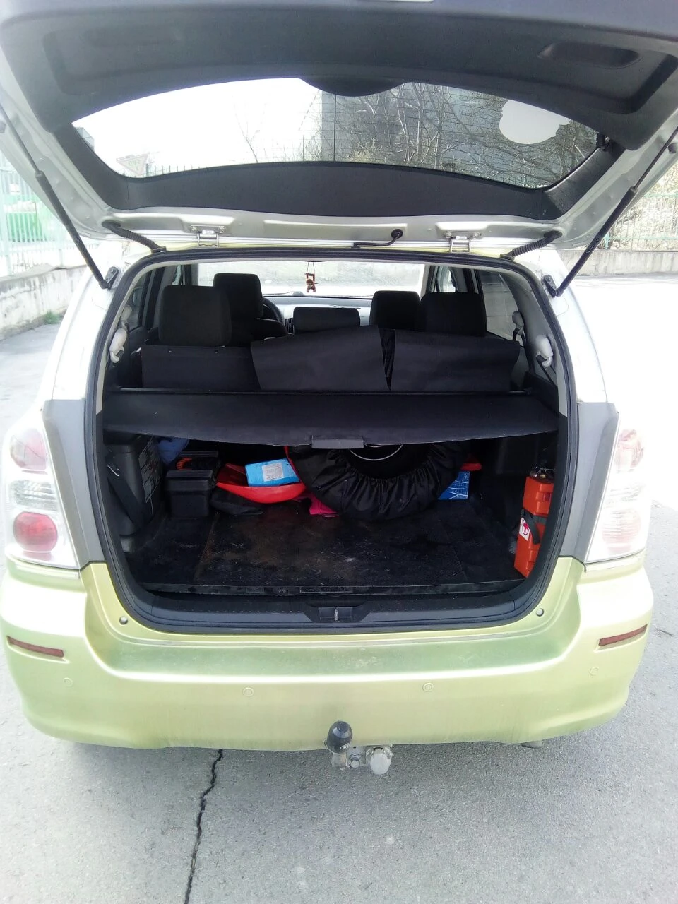 Toyota Corolla verso 1.8 Бензин - ГАЗ, снимка 3 - Автомобили и джипове - 55950422