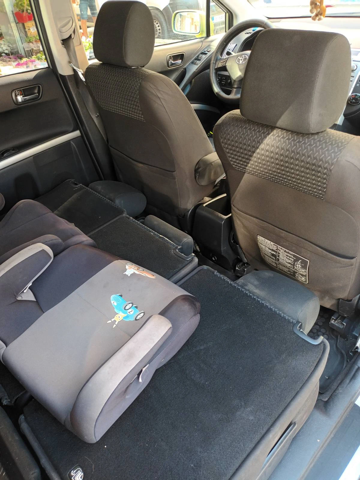 Toyota Corolla verso 1.8 Бензин - ГАЗ, снимка 6 - Автомобили и джипове - 56471499